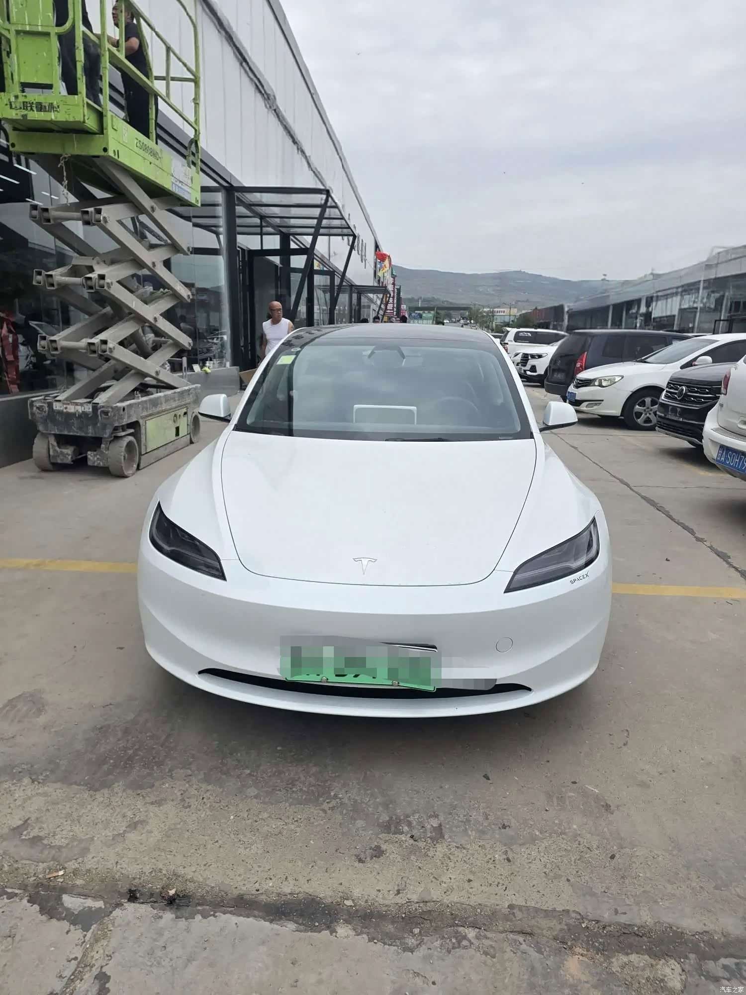 Tesla Model 3, 2025 2