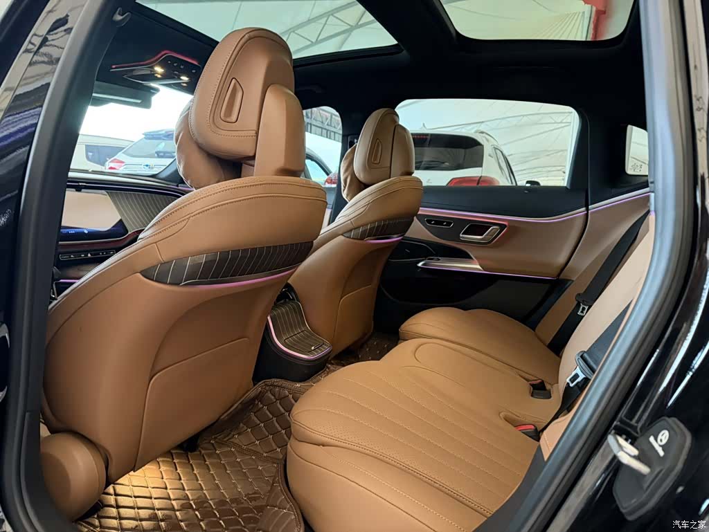 Mercedes-Benz E-Class, 2024 7