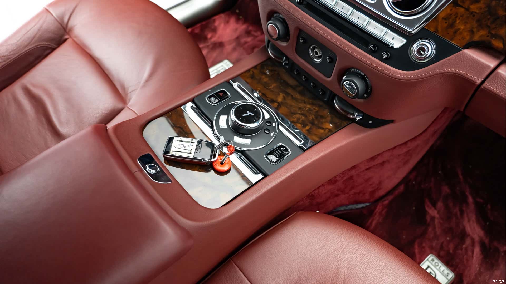 Rolls-Royce Ghost, 2015 17
