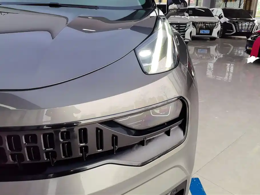 Lynk & Co 05