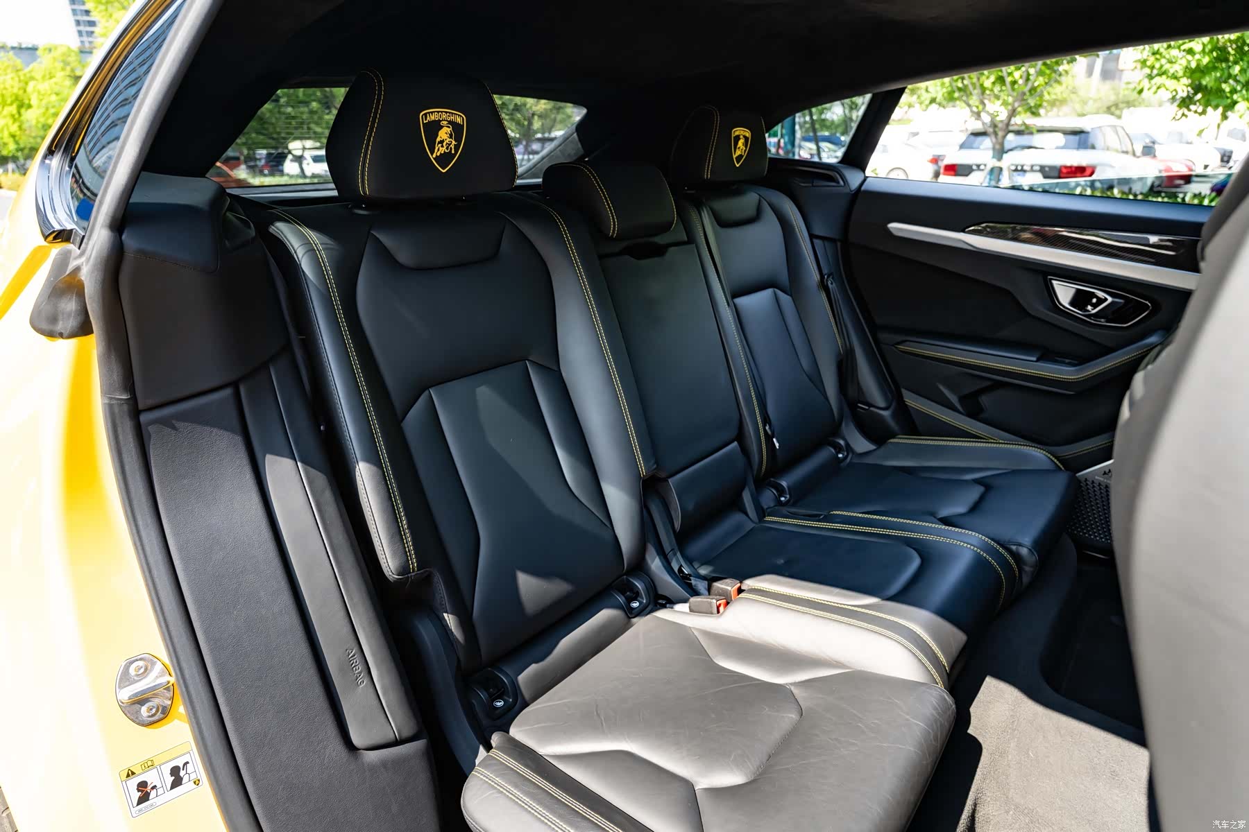 Lamborghini Urus, 2020 10