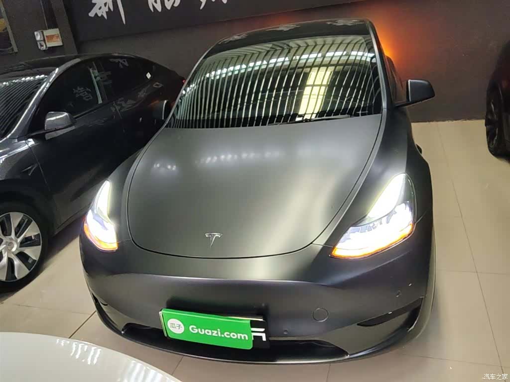 Tesla Model Y, 2022 3