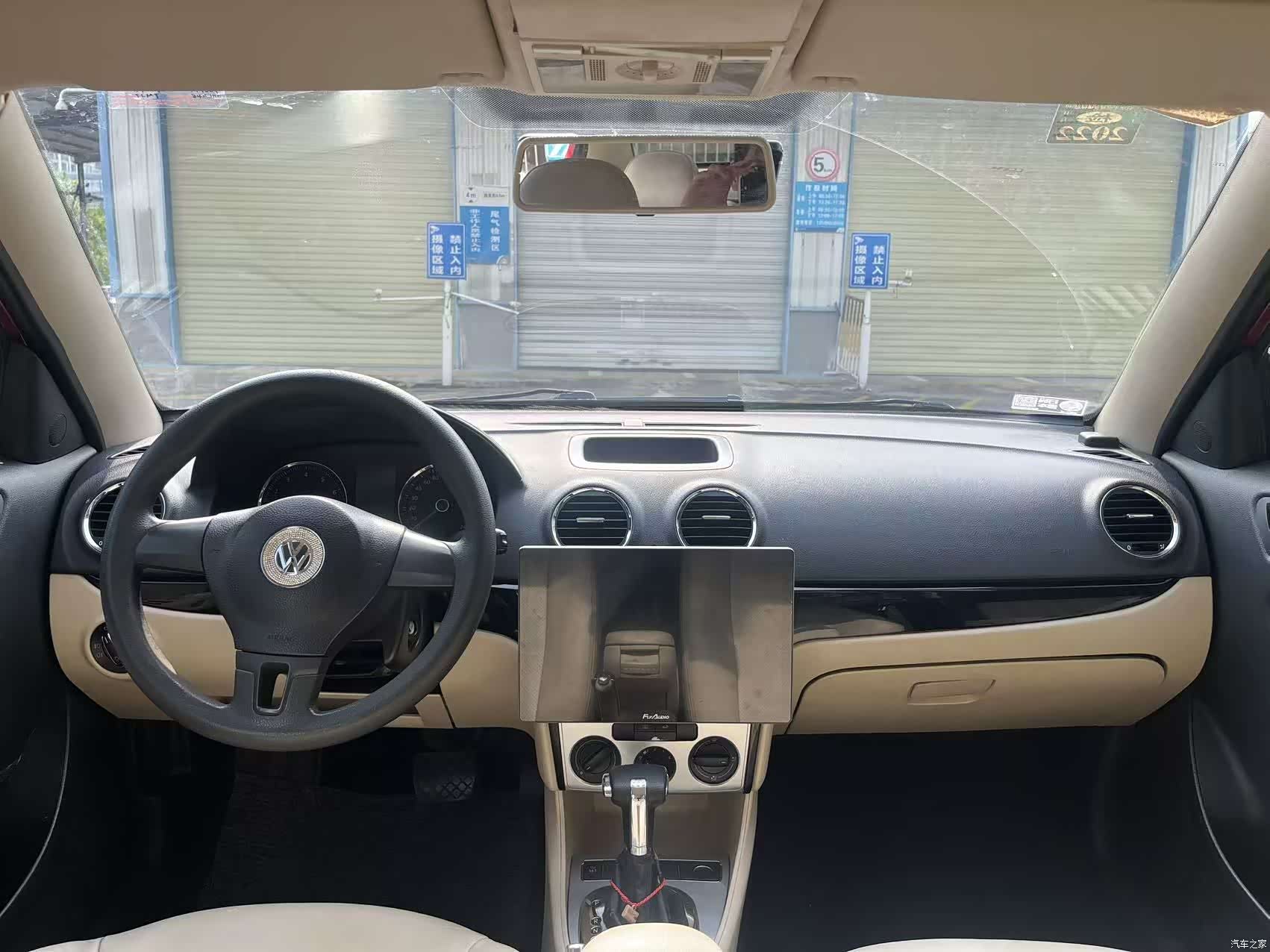 Volkswagen Lavida, 2011 10