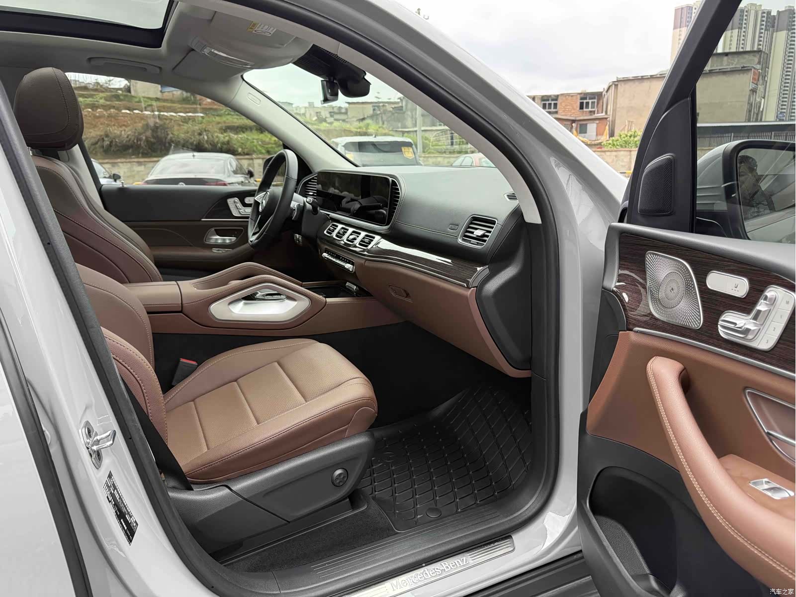 Mercedes-Benz GLE, 2024 13