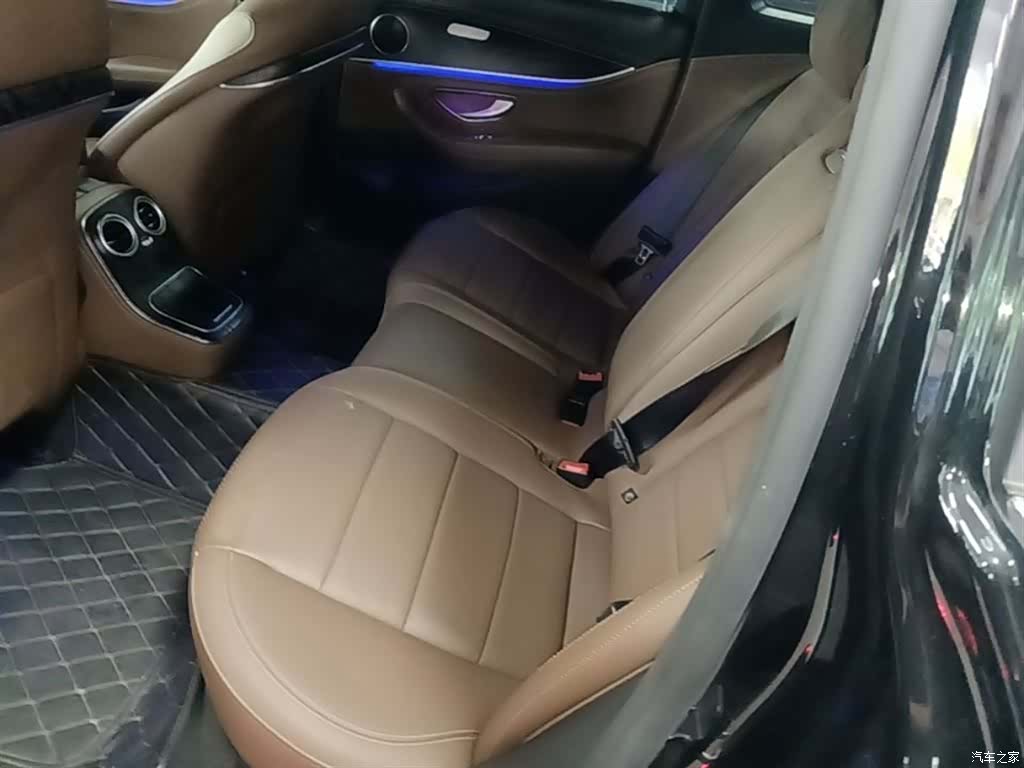 Mercedes-Benz E-Class, 2023 17