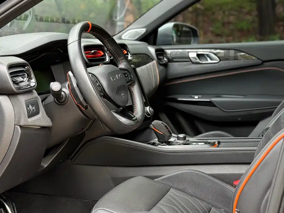 Lynk & Co 02 Hatchback