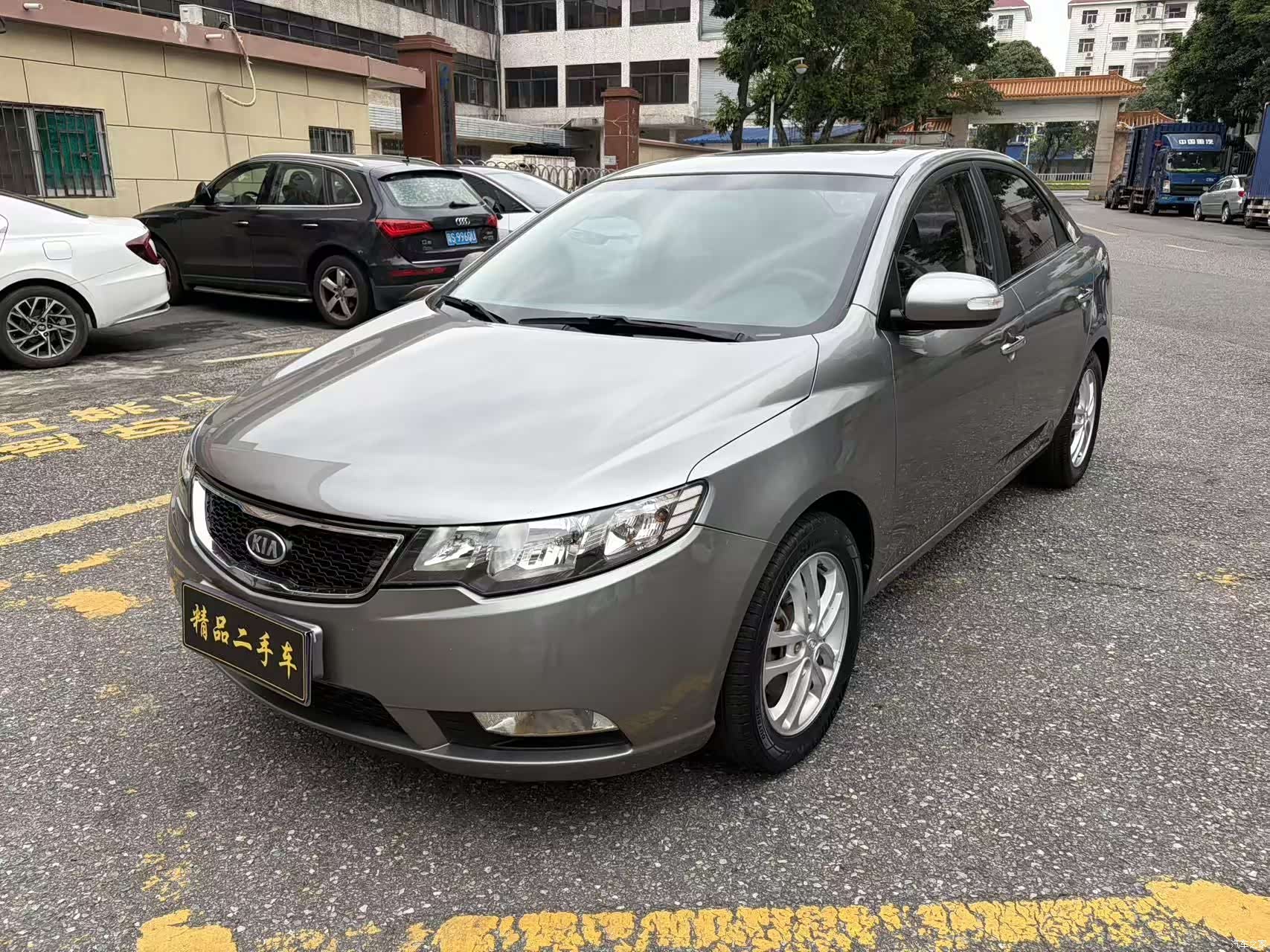 Kia GL, 2011 1