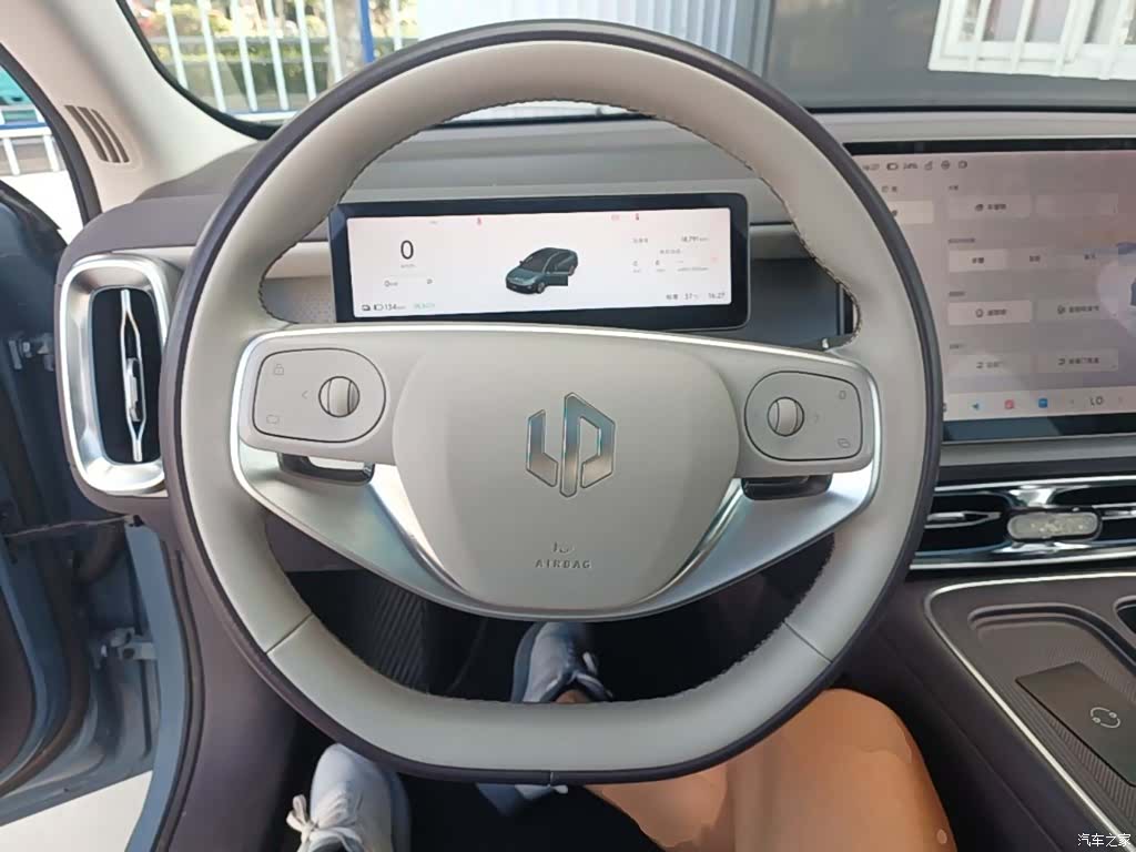 Leapmotor B01, 2025 11