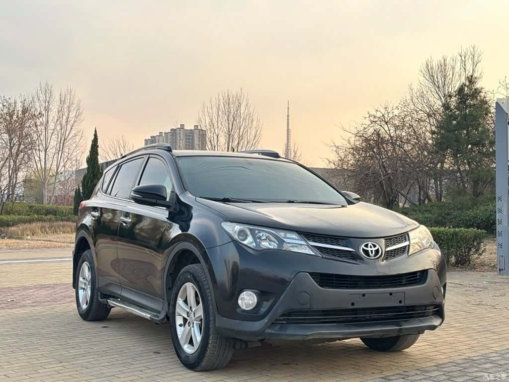 Toyota RAV4, 2014 3