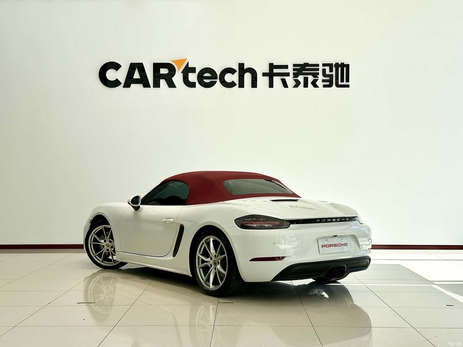 Porsche Boxster, 2023 все фото