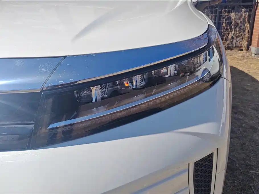 Exeed Chasing the wind