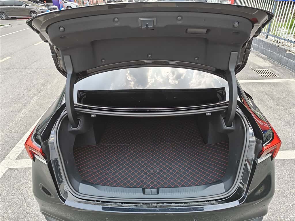 Buick LaCrosse, 2026 12