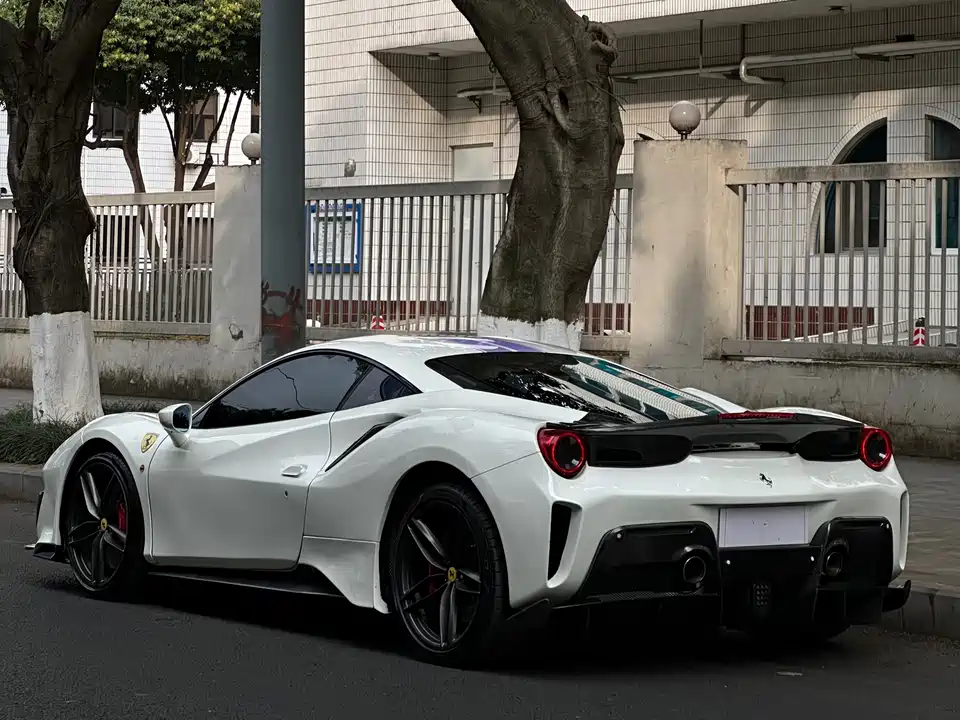 Ferrari 488