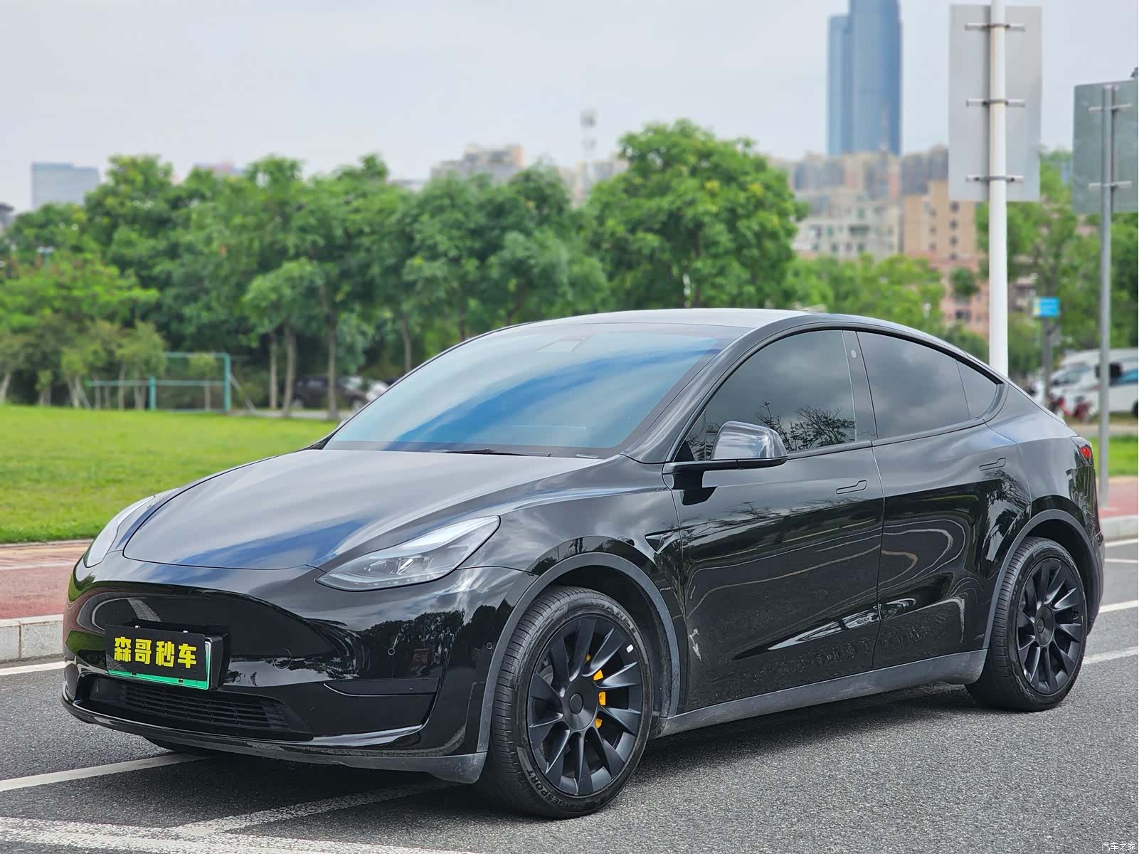 Tesla Model Y, 2023 1