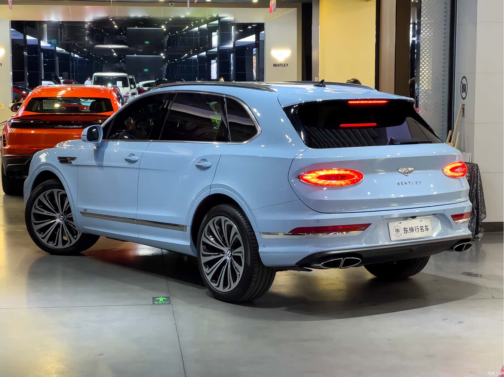 Bentley Bentayga, 2023 4