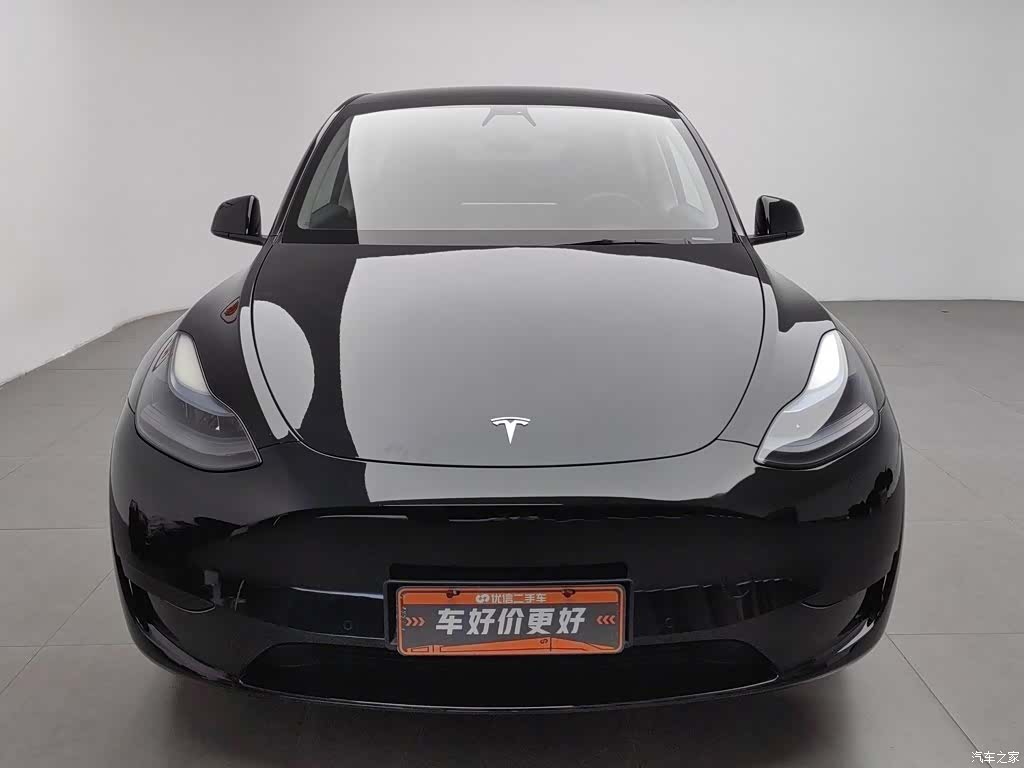 Tesla Model Y, 2022 3