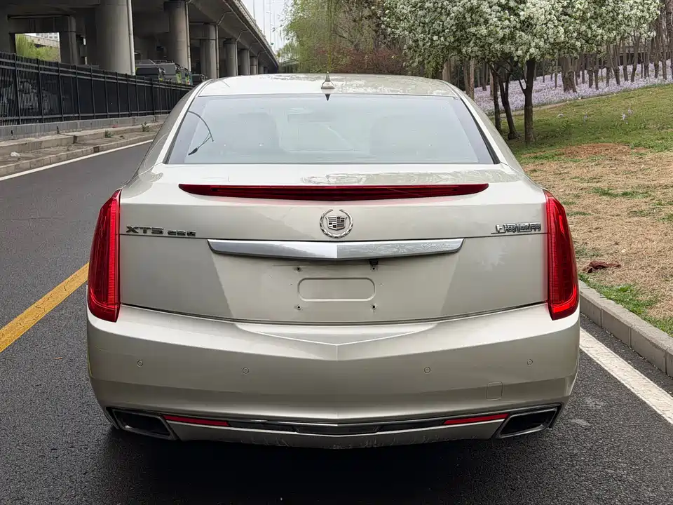 Cadillac XTS