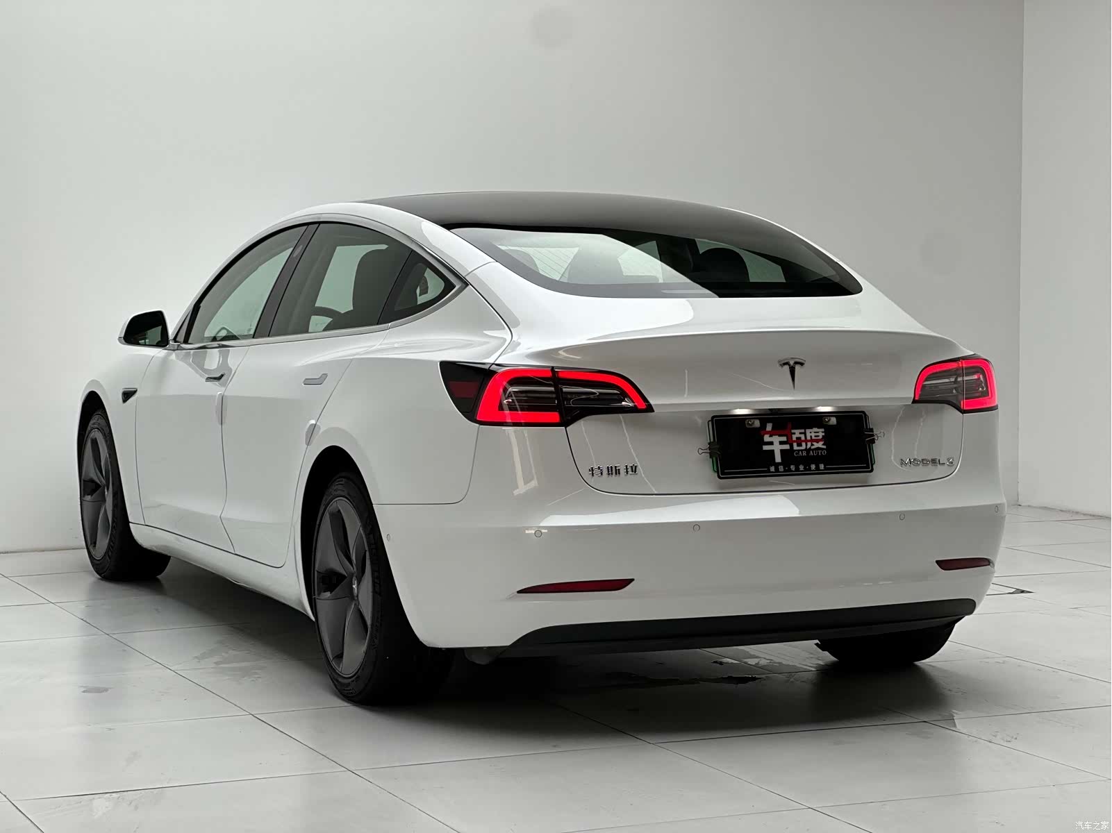 Tesla Model 3, 2019 6
