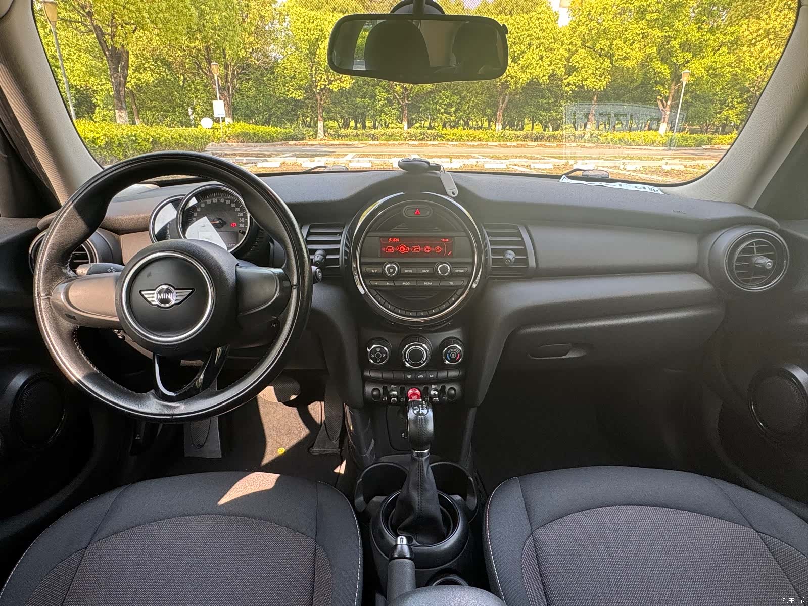 Mini ONE, 2015 21
