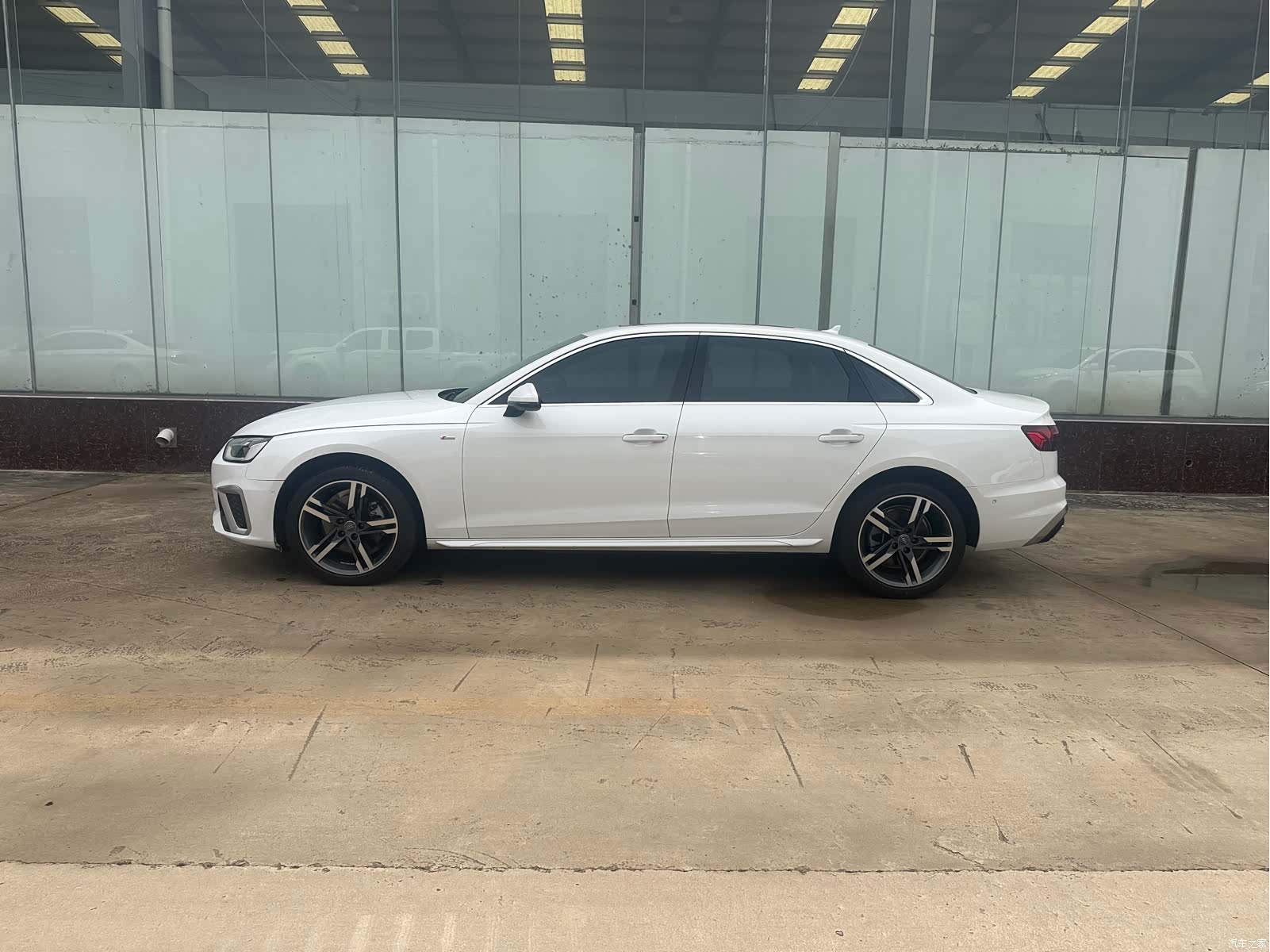 Audi A4L, 2021 4
