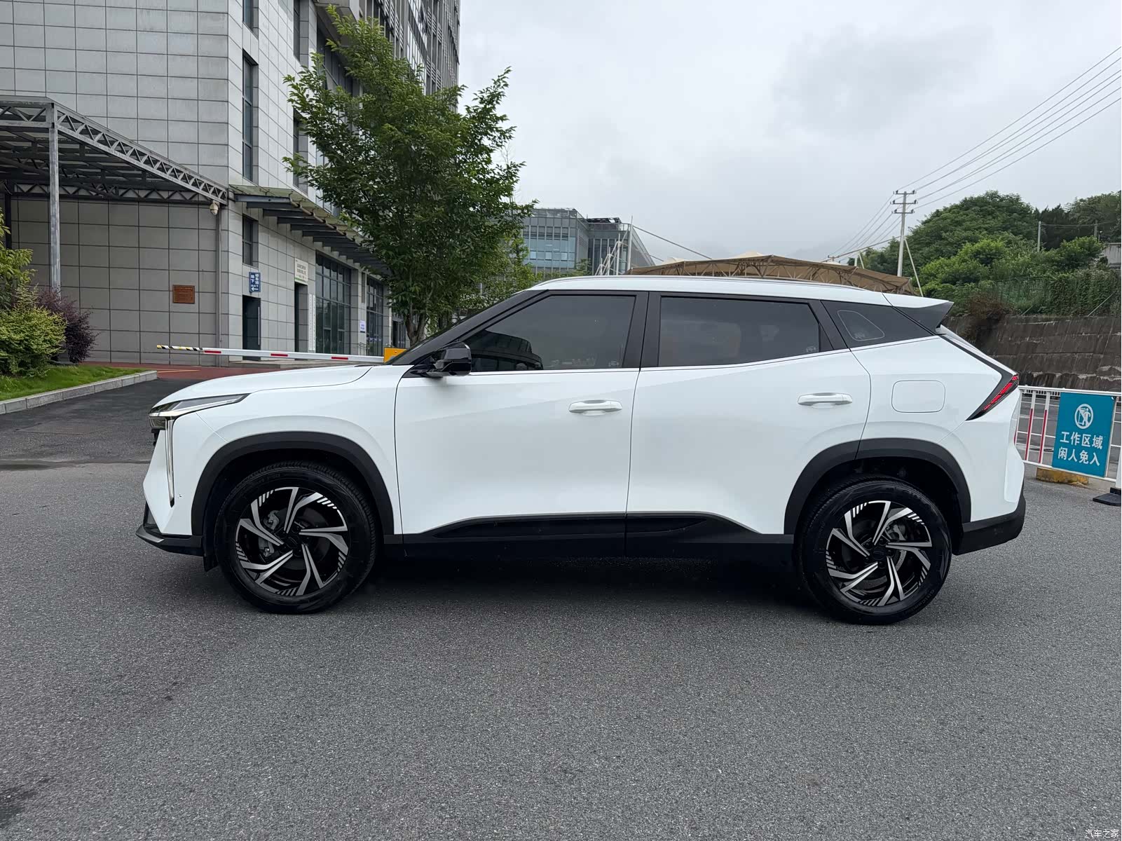 Geely Boyue, 2023 4