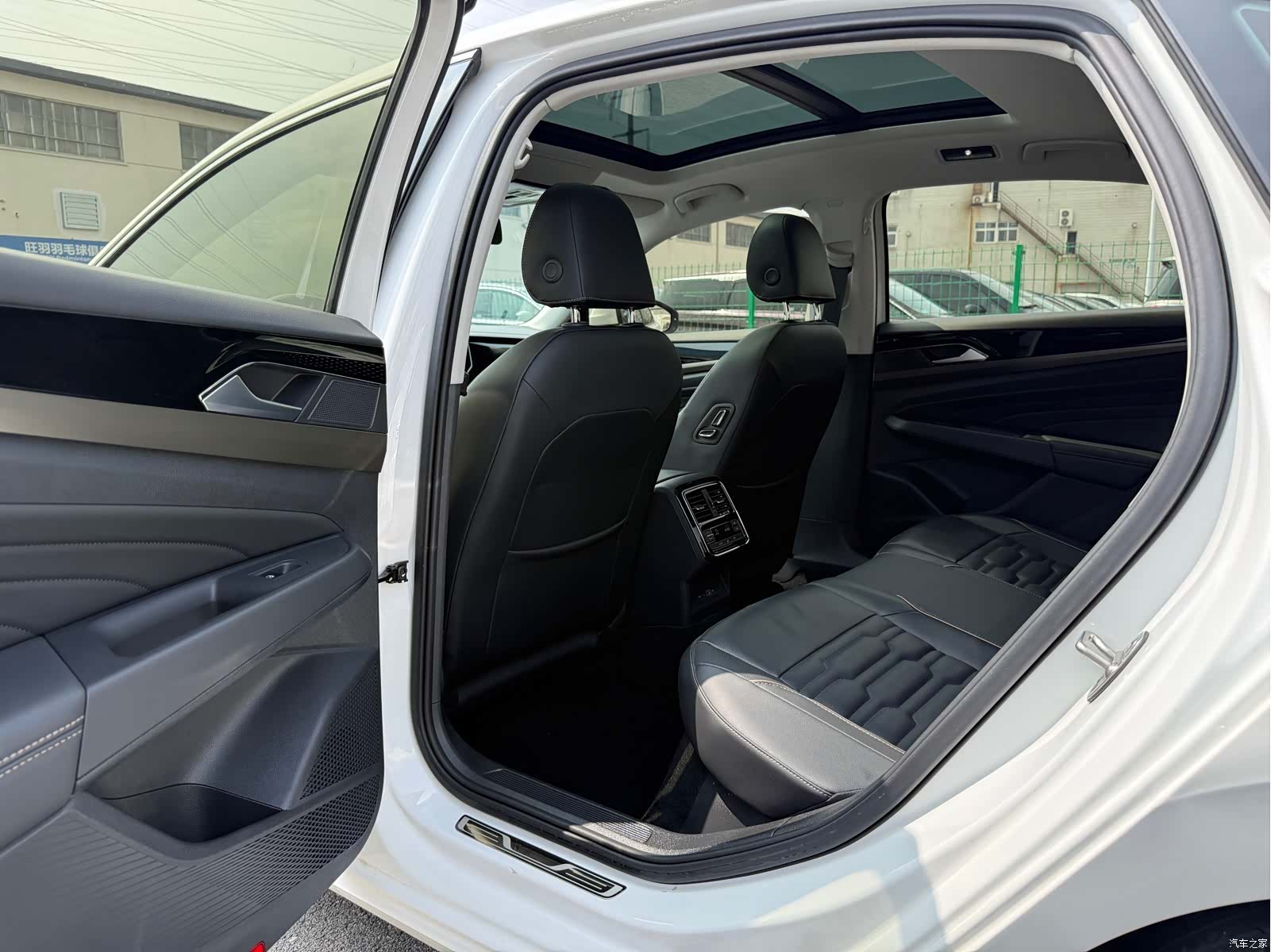 Volkswagen Passat, 2020 10