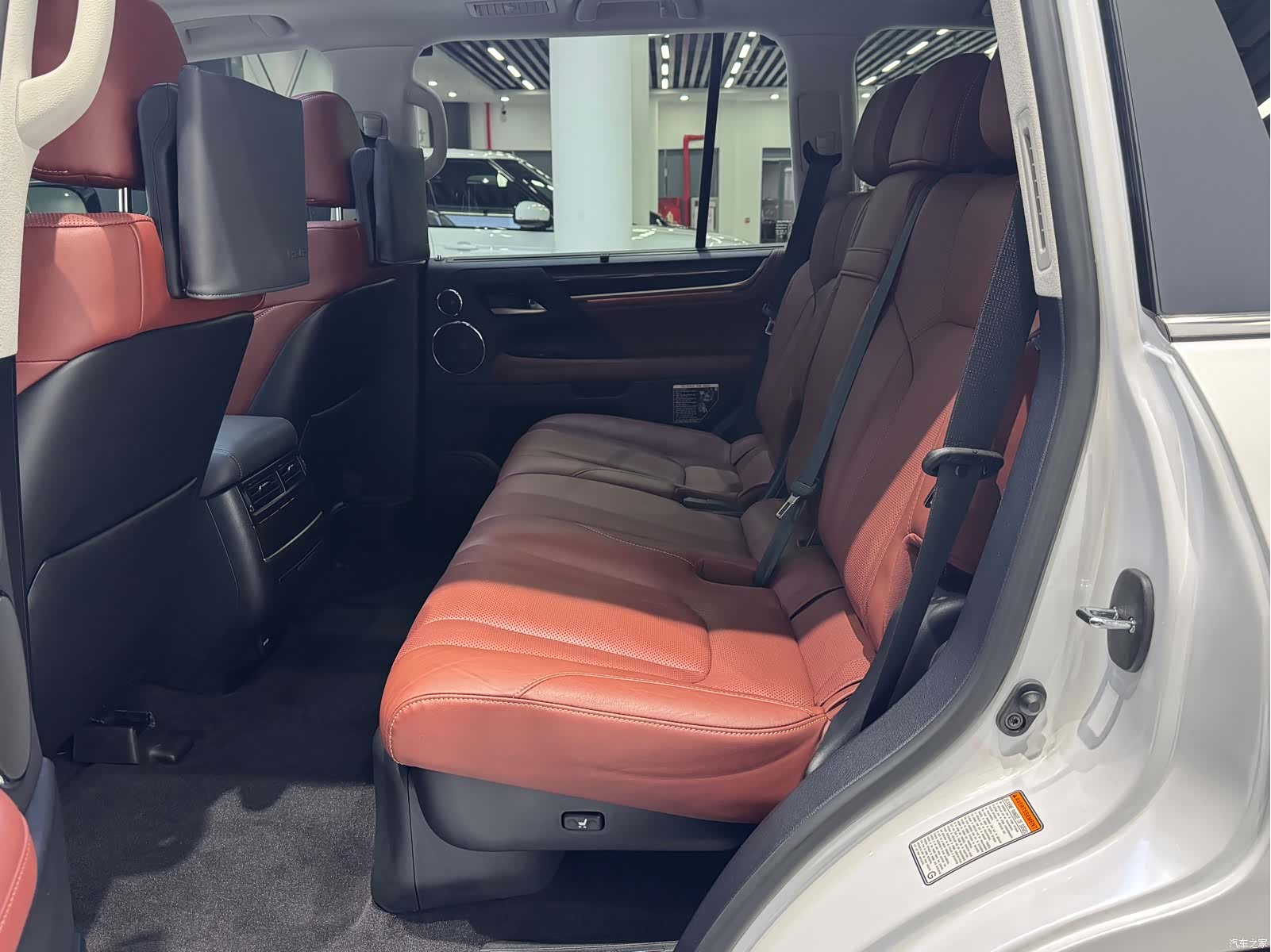 Lexus LX, 2022 12