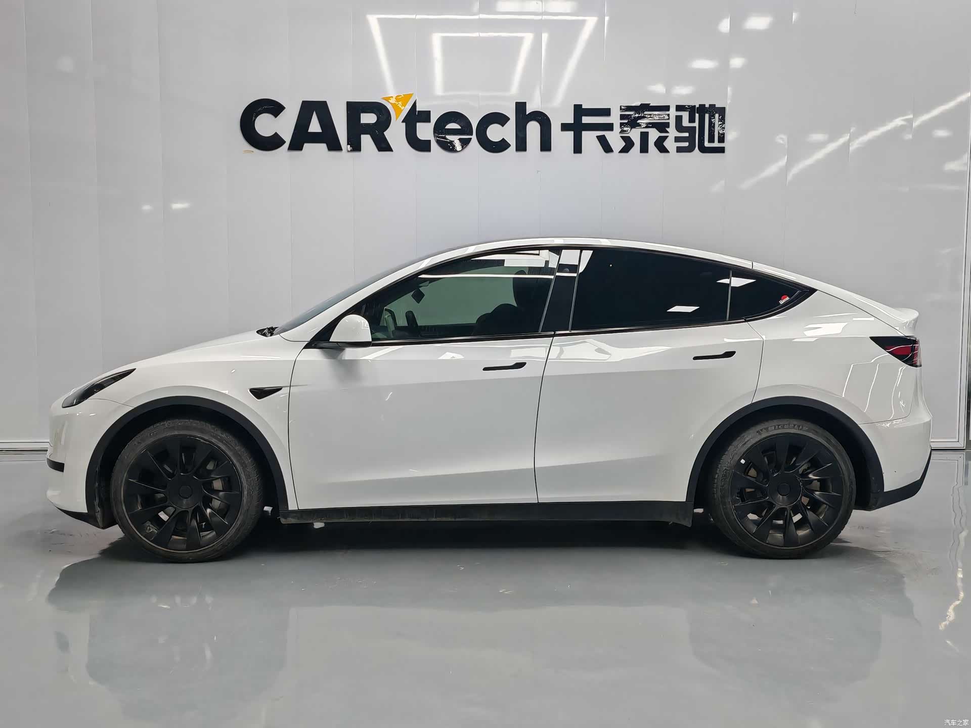 Tesla Model Y, 2024 4