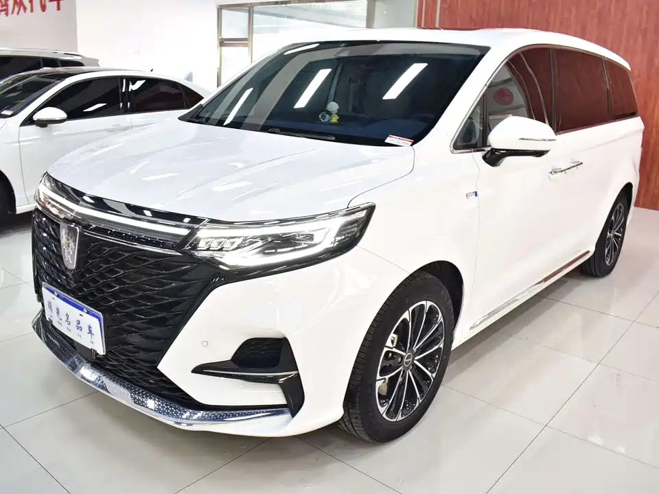 Roewe iMAX8