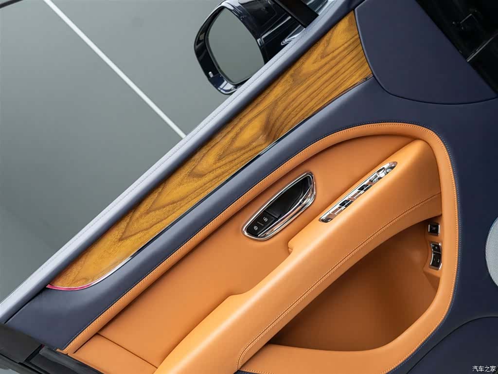 Bentley Bentayga, 2025 8