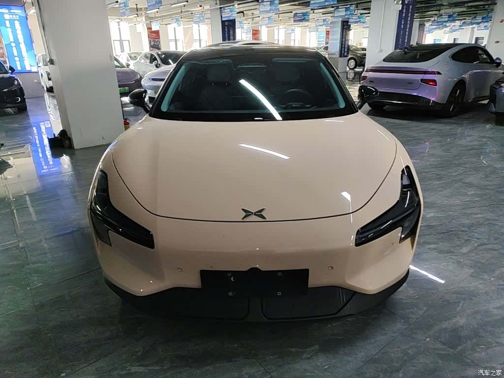 Xpeng Mona M03, 2024 3