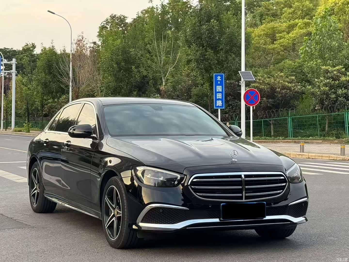 Mercedes-Benz E-Class, 2021 3