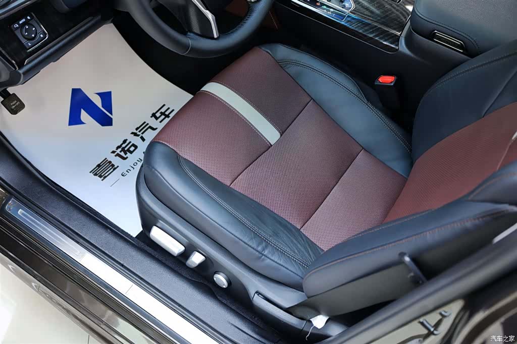 Toyota Crown, 2017 26