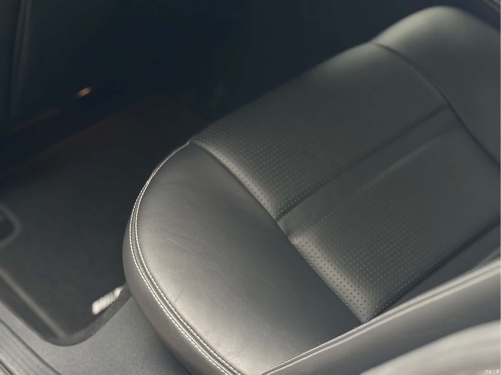 Mercedes-Benz CLS, 2016 15