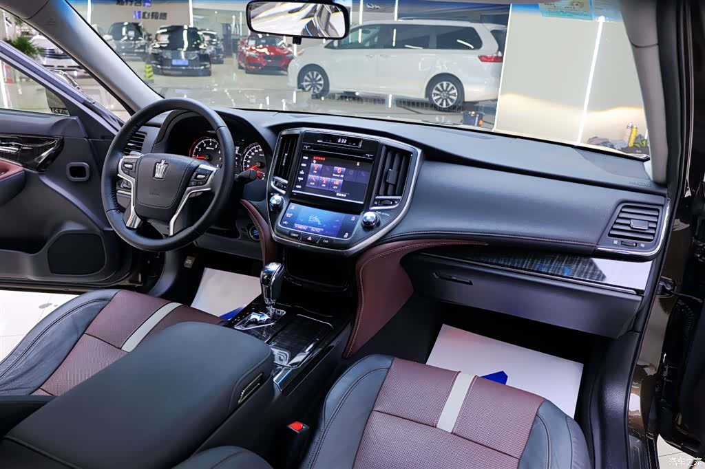 Toyota Crown, 2017 19