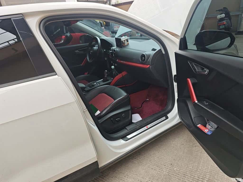 Audi Q2L, 2019 20