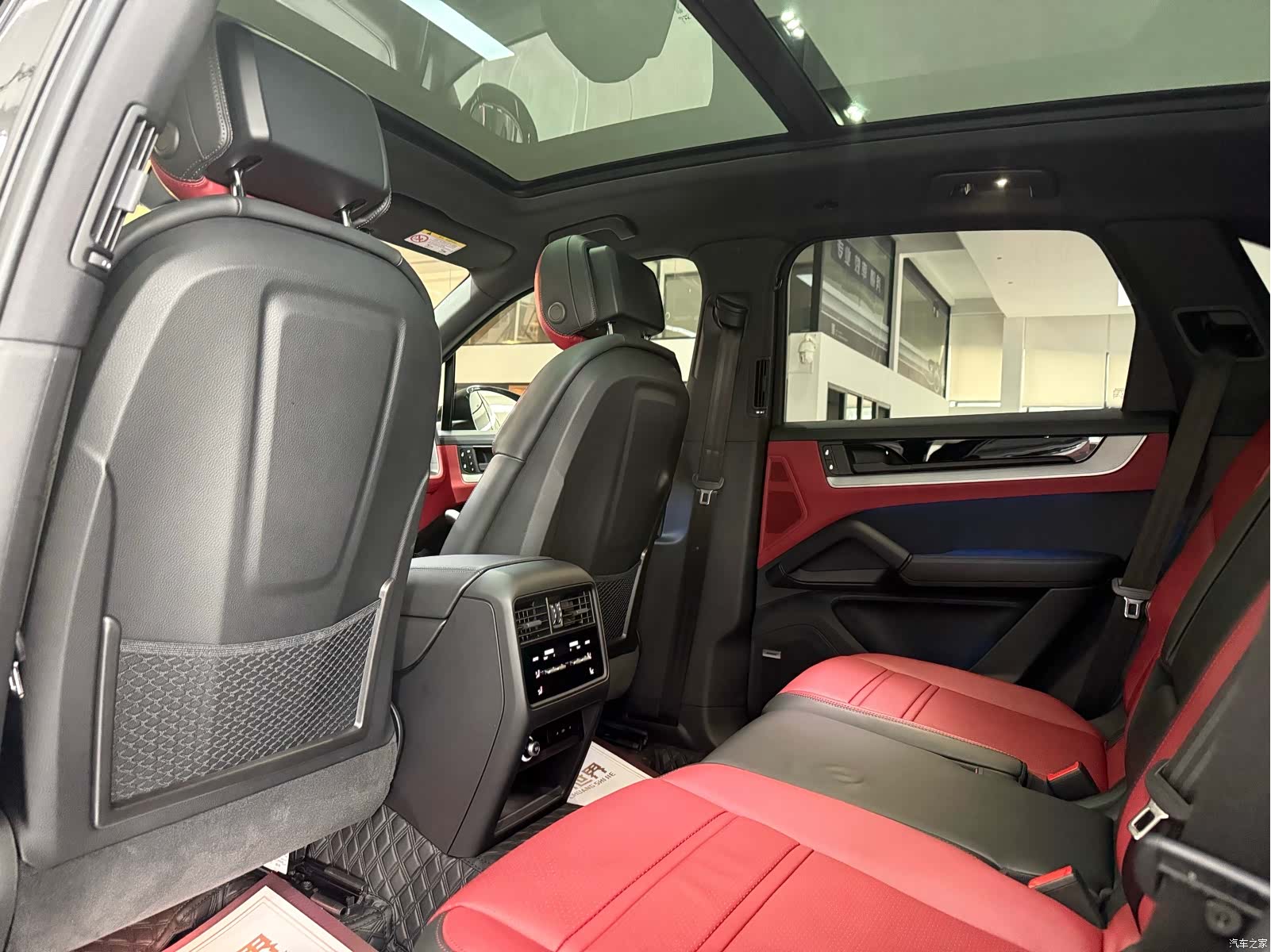 Porsche Cayenne, 2025 12