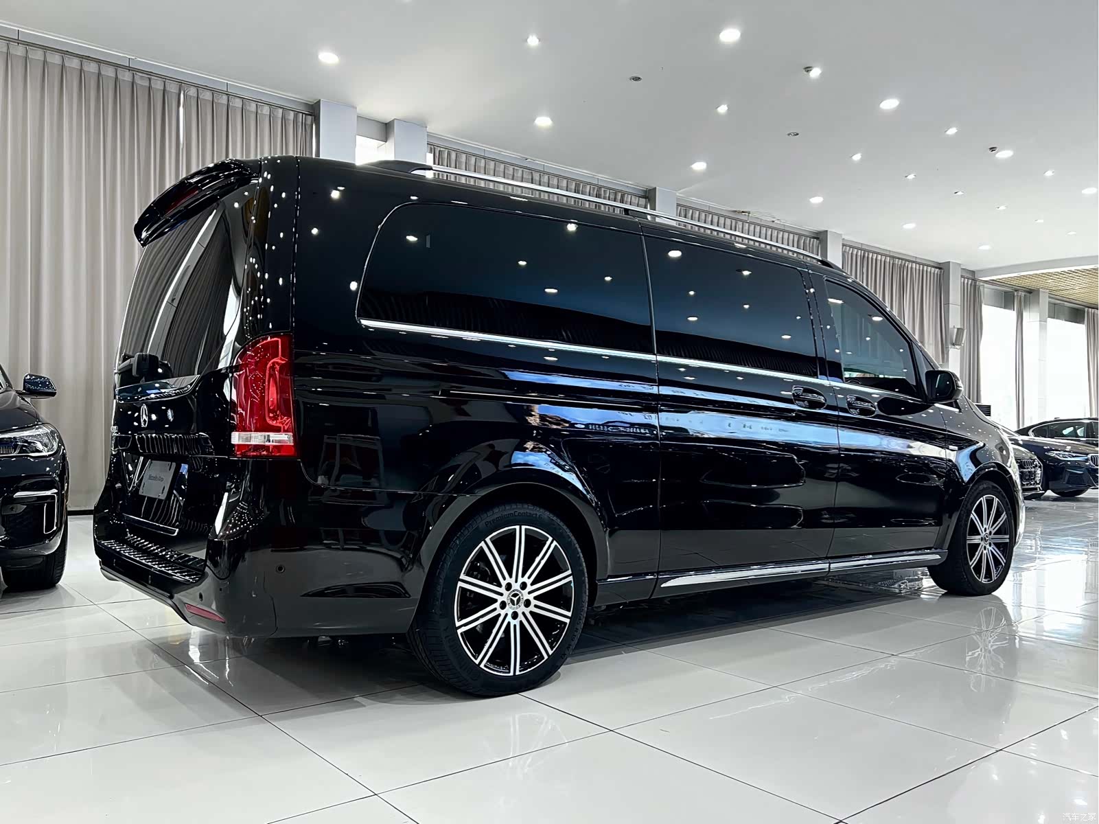 Mercedes-Benz V-Class, 2024 4