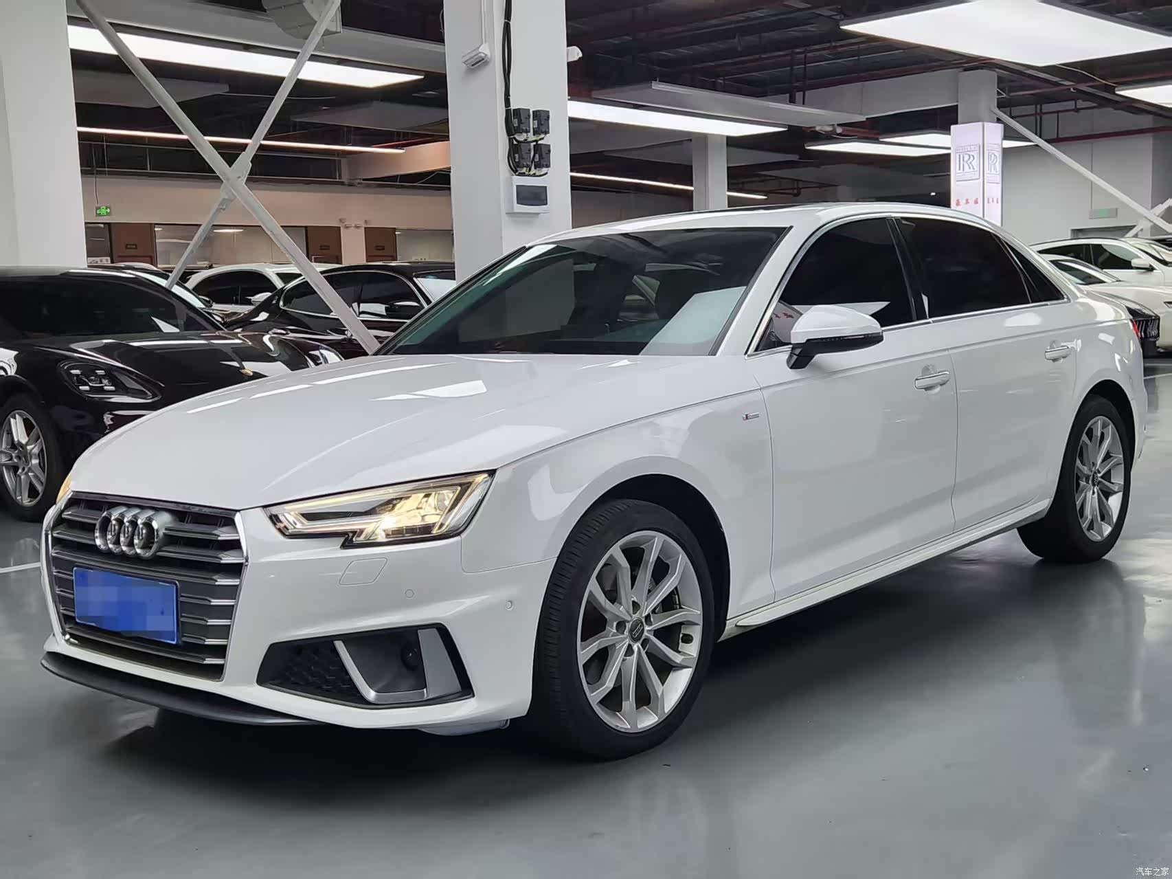 Audi A4L, 2017 1