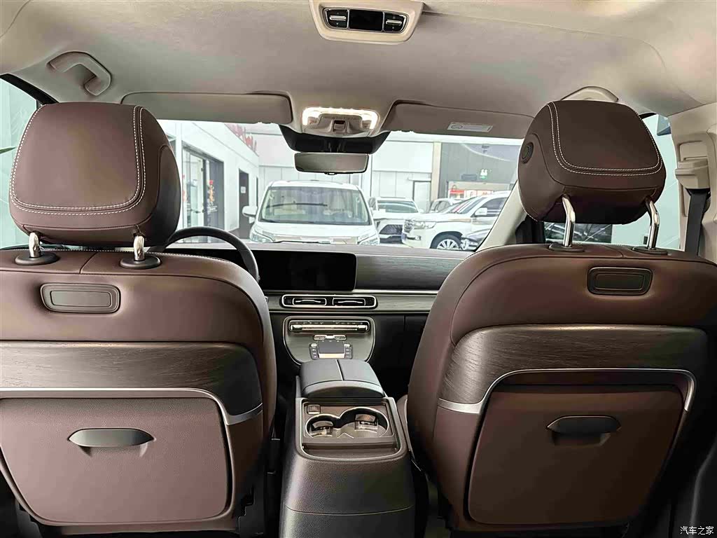 Mercedes-Benz V-Class, 2025 20