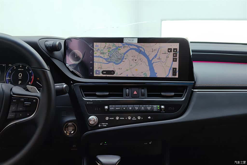 Lexus ES, 2024 13