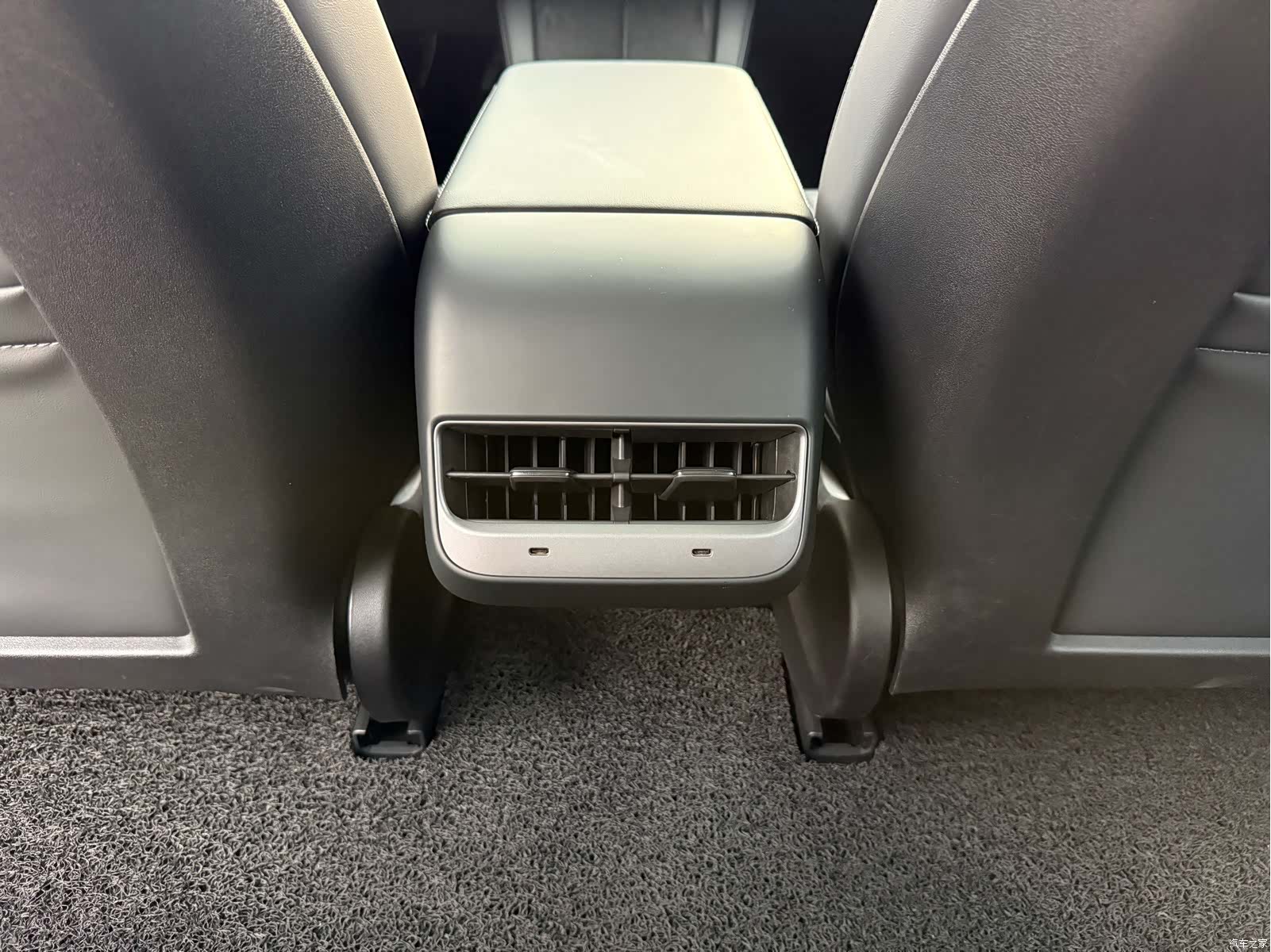 Tesla Model 3, 2023 25