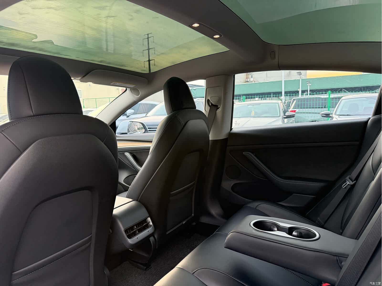 Tesla Model 3, 2023 17