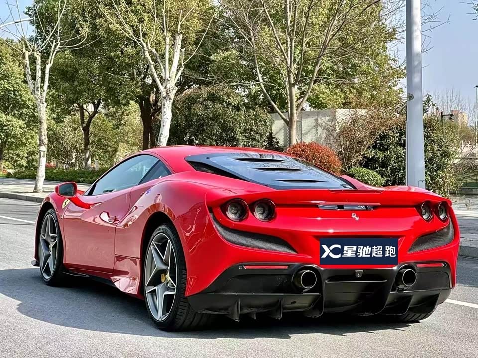 Ferrari F8