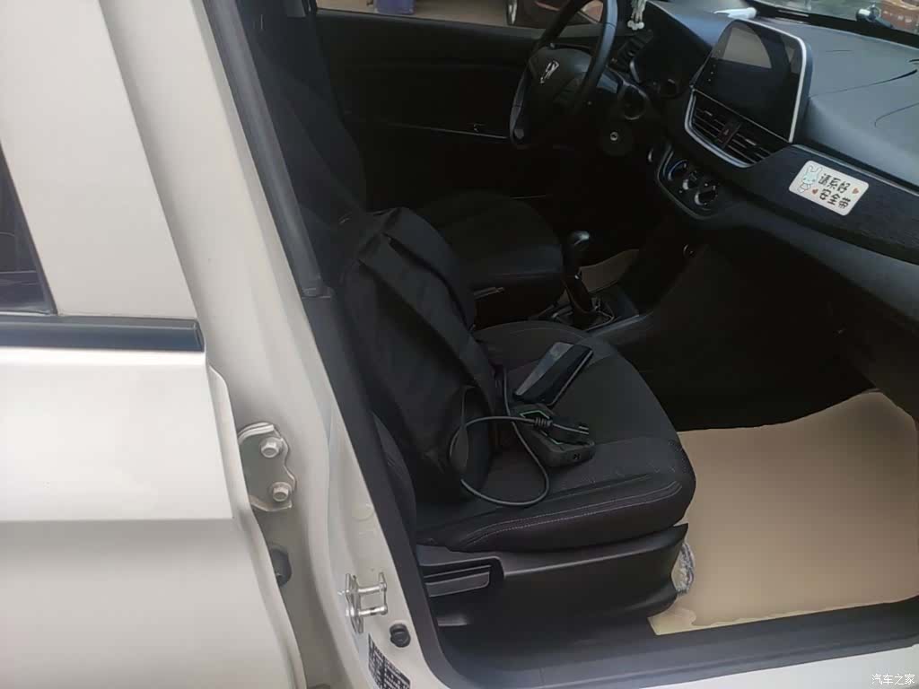 Wuling 310, 2017 25