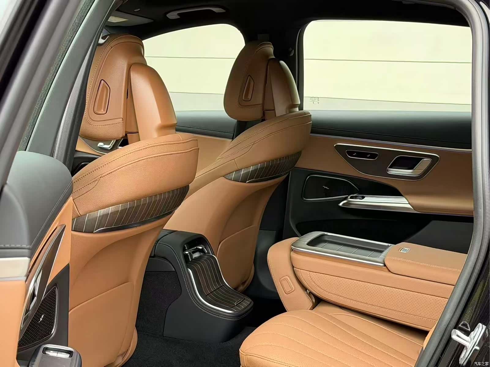Mercedes-Benz E-Class, 2024 6