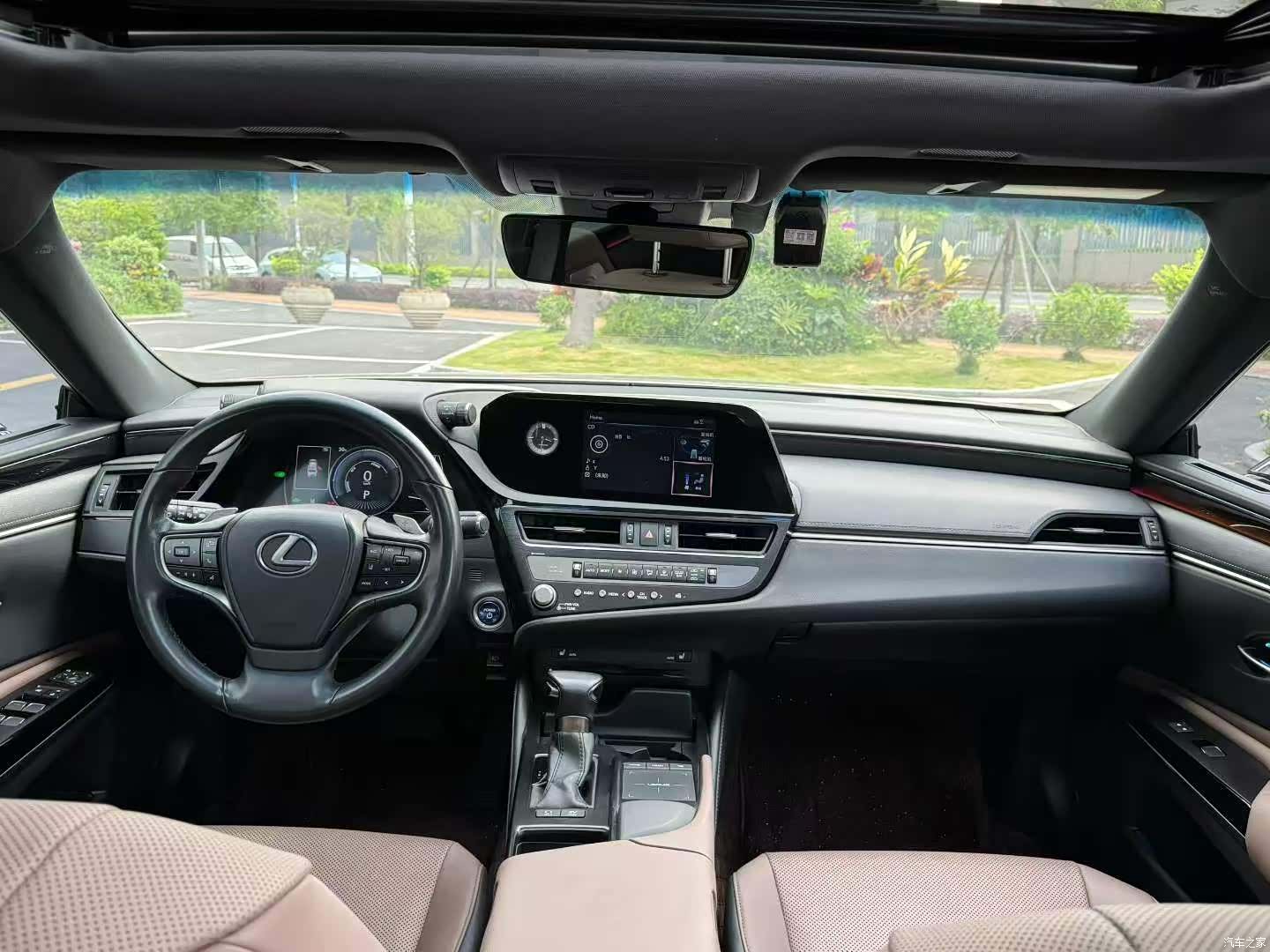Lexus ES, 2022 все фото