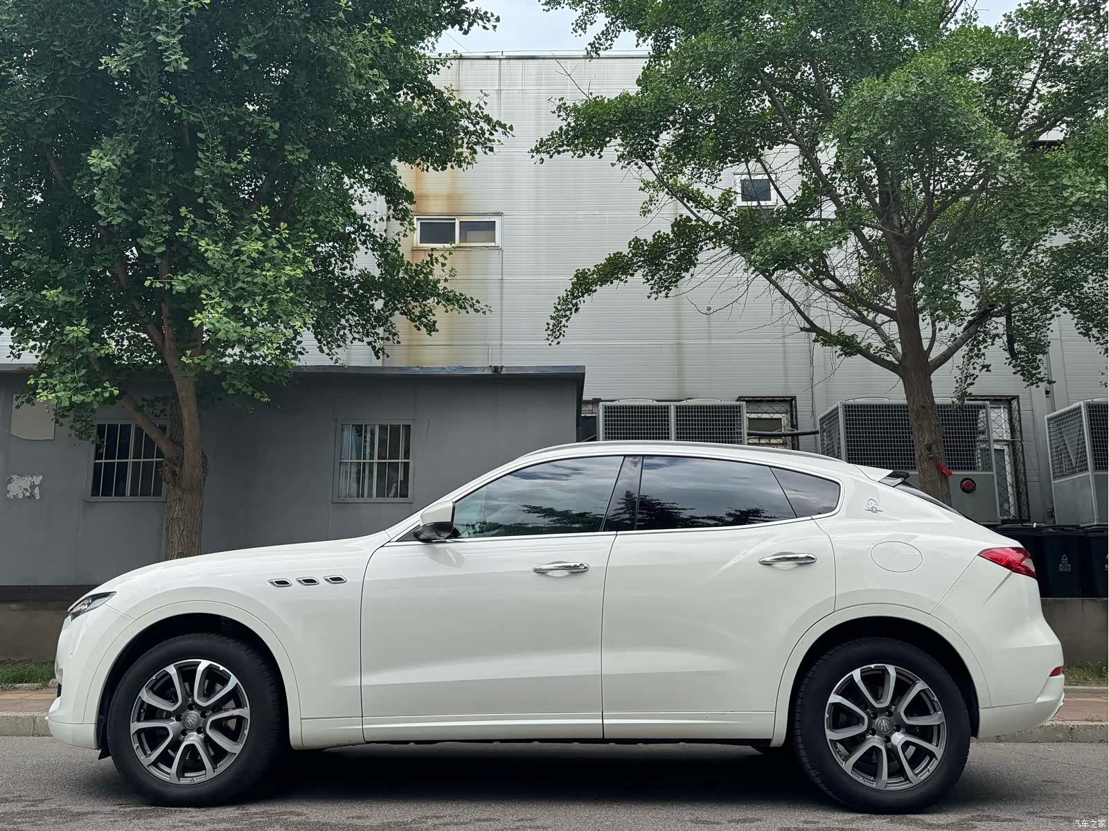 Maserati Levante, 2017 8
