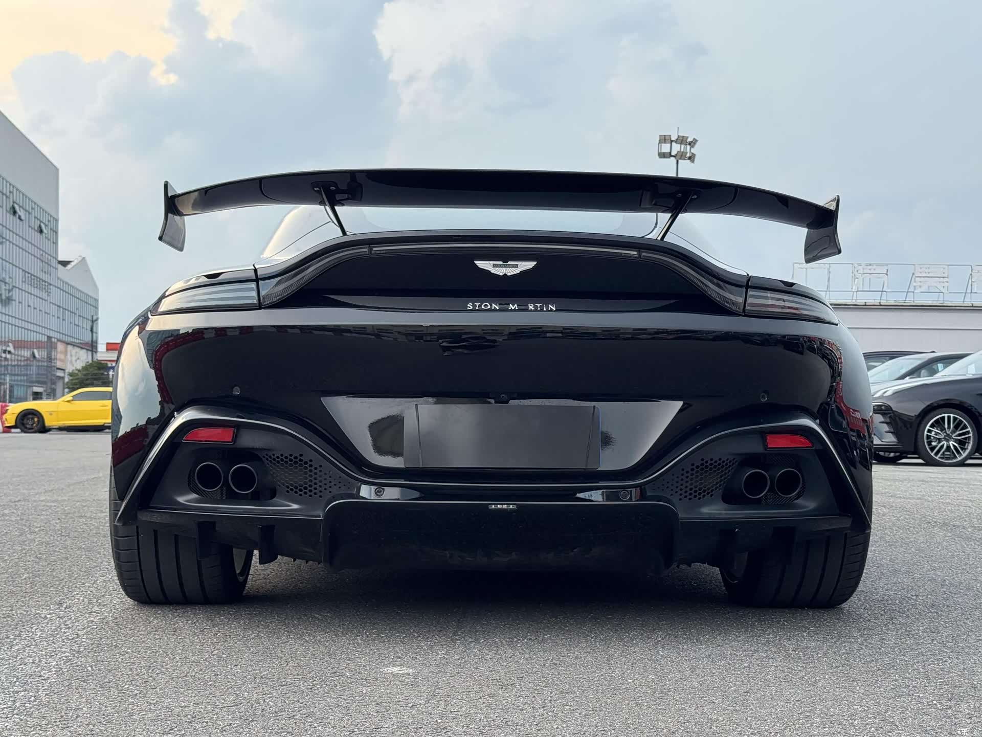 Aston Martin Vantage, 2021 6