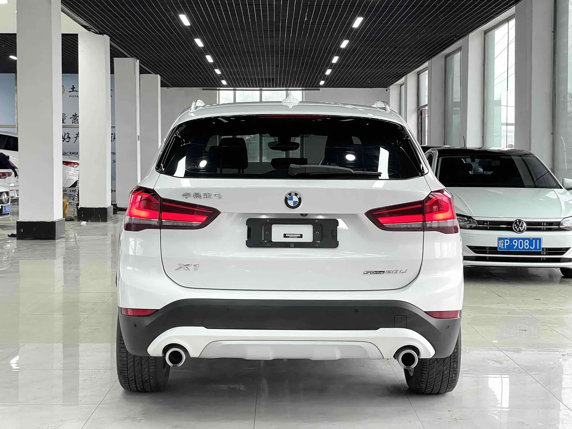 BMW X1, 2023 все фото